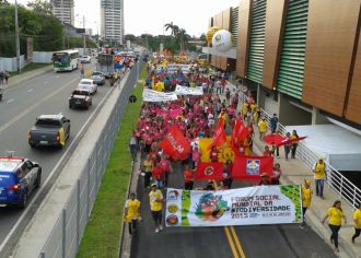Chegada da marcha ao Centro de Convenções do Amazonas