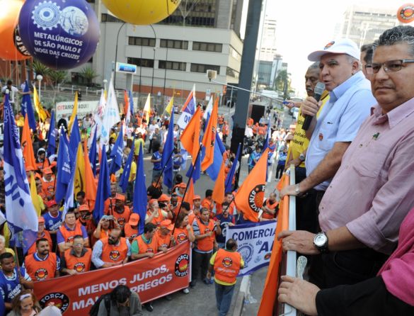 luta contra os juros altos