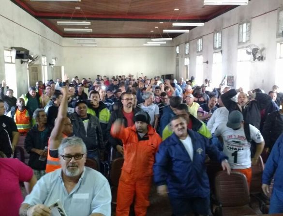Estivadores de Santos marcam greve para sexta-feira