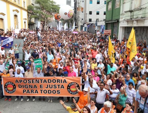 Deputados “fatiam” a proposta