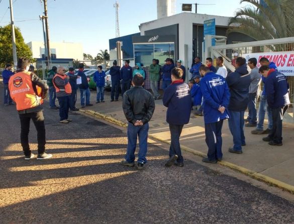 Por atraso no pagamento funcionários da metalurgica Brunnchweiler, em Marília-SP, entram em greve