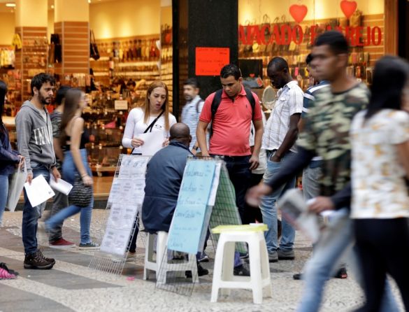 Falta trabalho para 26,3 milhões de brasileiros, aponta IBGE
