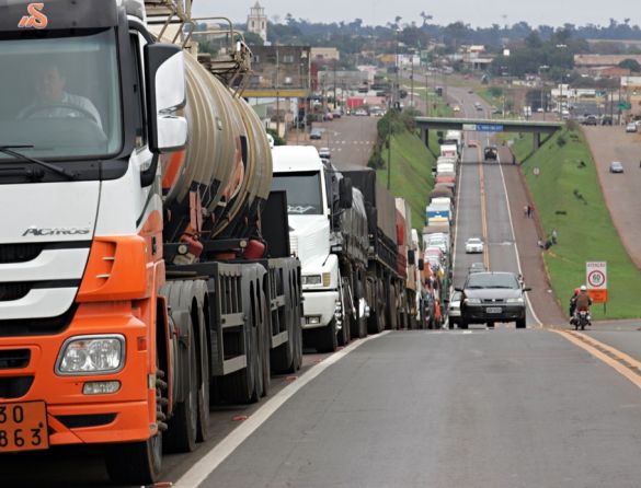 Plenário pode votar projeto que regulamenta transporte rodoviário de cargas