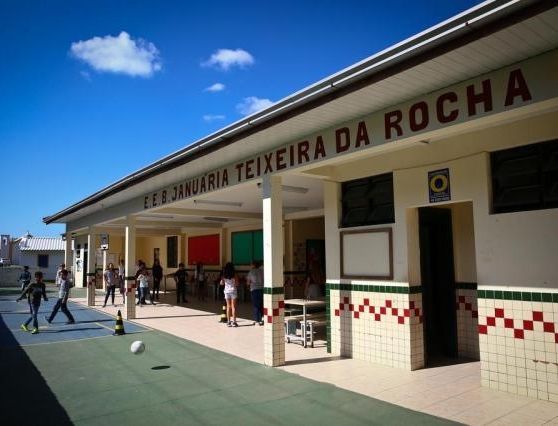 escola Januária Teixeira da Rocha, no Bairro Campeche-SC