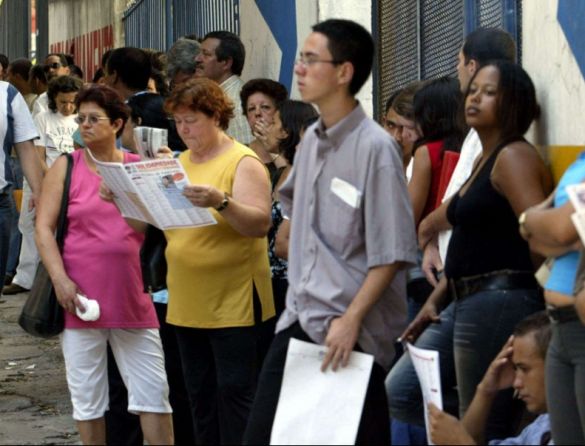 Desemprego atinge 12 milhões de pessoas e tem maior taxa desde 2012