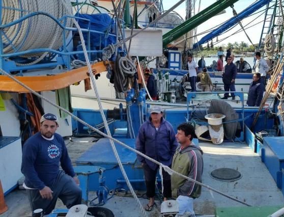 Sem expectativas, pescadores fecham canal da barra em SC