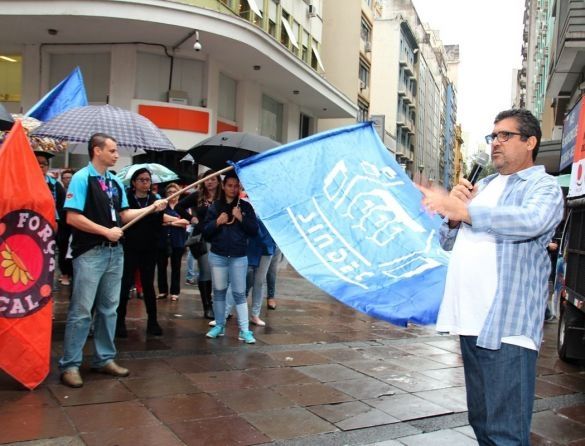 Empresas estão usando a pandemia como desculpa para demitir comerciários