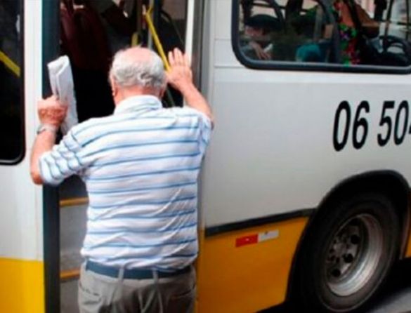 Covas e Doria retiram gratuidade no transporte para quem tem mais de 60 anos