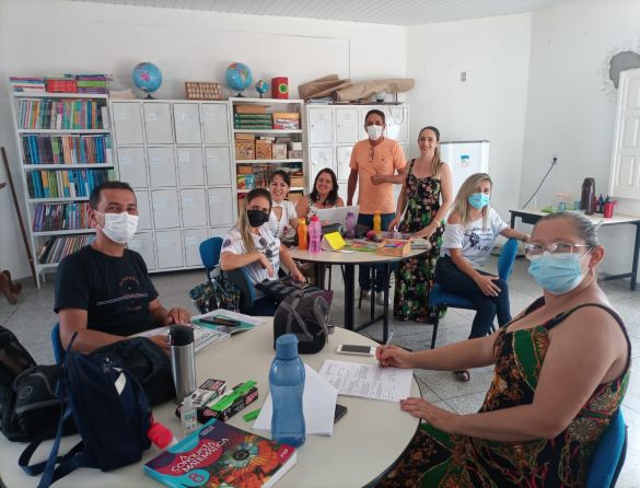 Professores municipais de Sítio do Quinto/BA em greve por aumento de salário