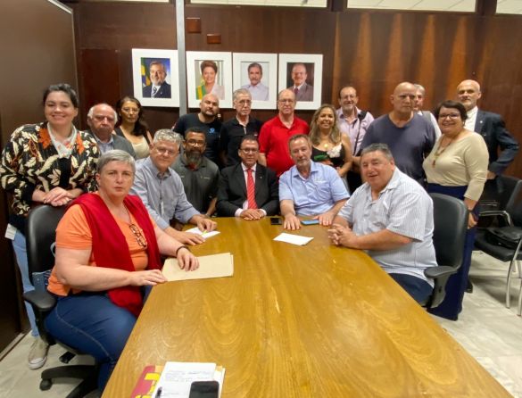 Ministro Luiz Marinho assina pacto pelo trabalho decente no RS